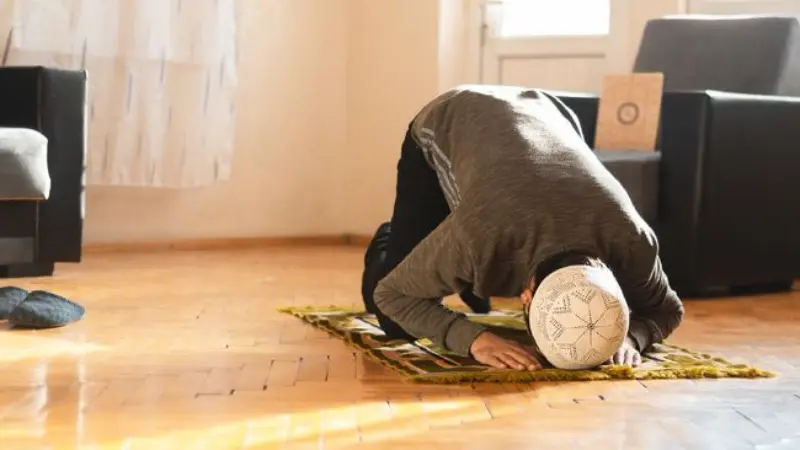 Pengertian-Sholat-Fardhu-Menurut-Bahasa-dan-Istilah-Serta-Kedudukannya-dalam-Islam